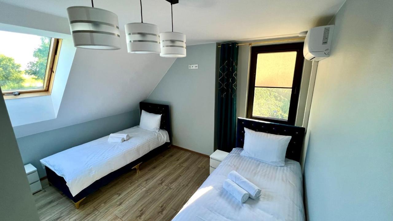 Aparthotel W Dolinie Stawow Zator By Housine Las Eksteriør bilde