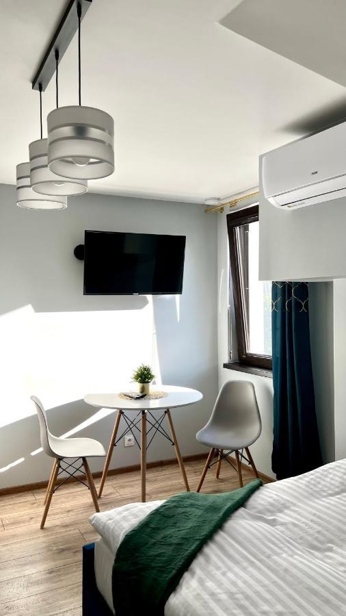 Aparthotel W Dolinie Stawow Zator By Housine Las Eksteriør bilde