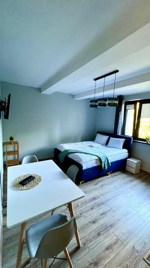 Aparthotel W Dolinie Stawow Zator By Housine Las Eksteriør bilde